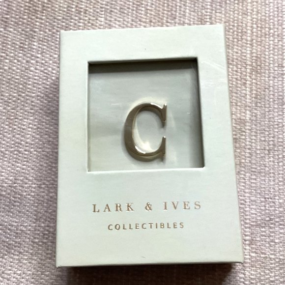LARK & IVES COLLECTIVES THE GOLD MONOGRAM LYRICS PINS "C" - Picture 7 of 14